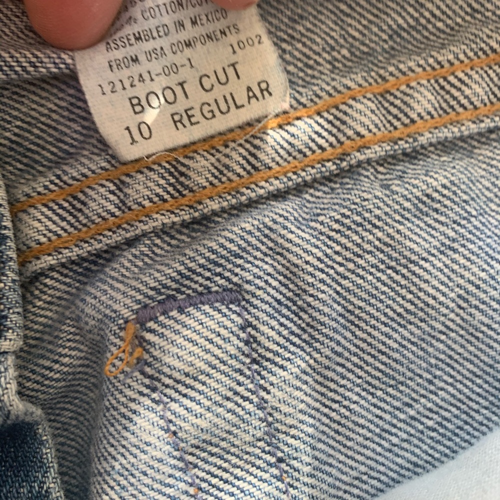 Button down jeans. - Picture 4 of 7